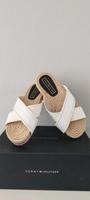 >>>WIE NEU<<< Tommy Hilfiger Sandalen Pantoletten Damen Sommer Nordrhein-Westfalen - Neuss Vorschau