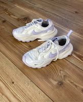 stylischer Nike Sneaker #TC 7900 Premium #weiß #lila #37,5 Bayern - Ebensfeld Vorschau