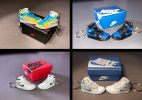 Air Jordan 1 High miniatur Sneaker mit Box / Anhänger / Diverse Nordrhein-Westfalen - Langenfeld Vorschau