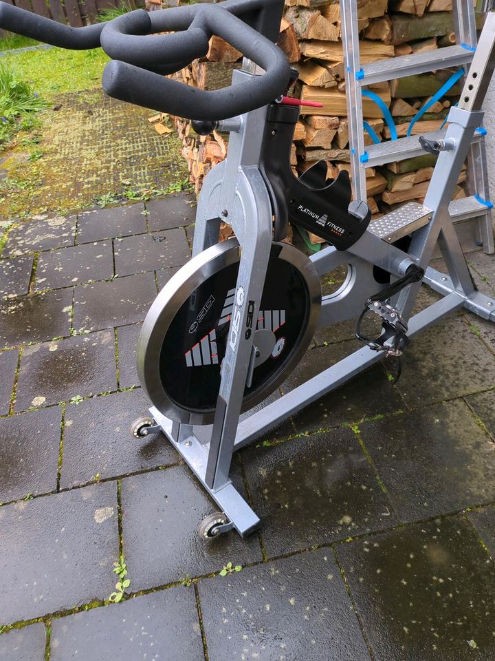 Platinum Fitness Spinning Rad - perfekt für Regentage in Nörvenich