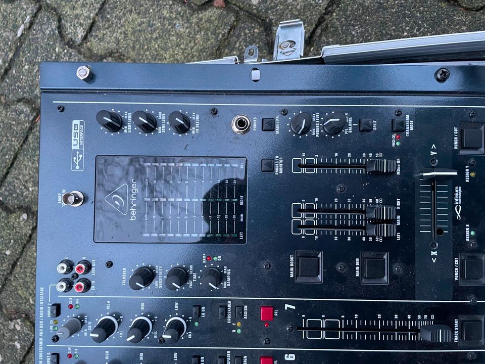 Behringer Pro Mixer DX2000 USB Mischpult Dj Flight Case in Verl