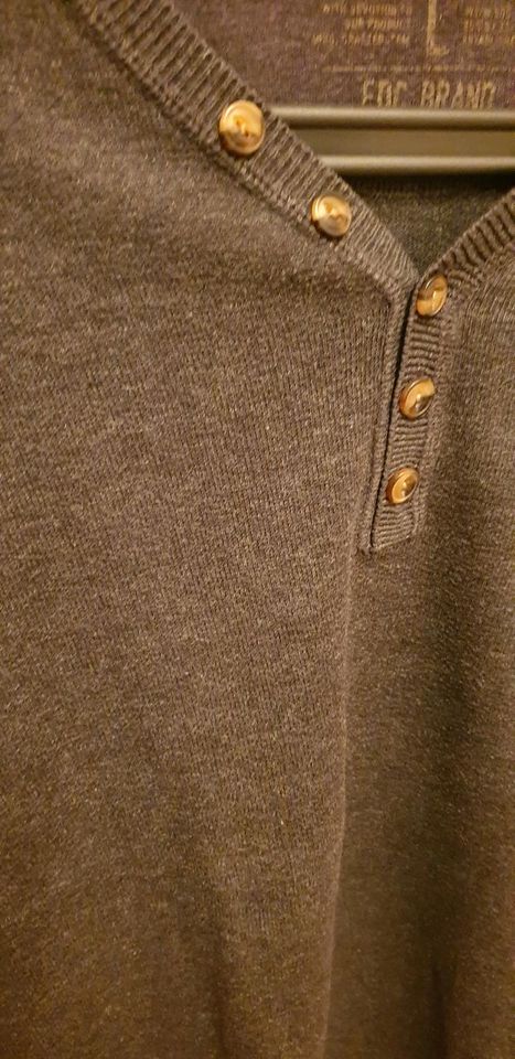 Herren Pullover EDC mit V-Ausschnitt Gr. L in Puderbach