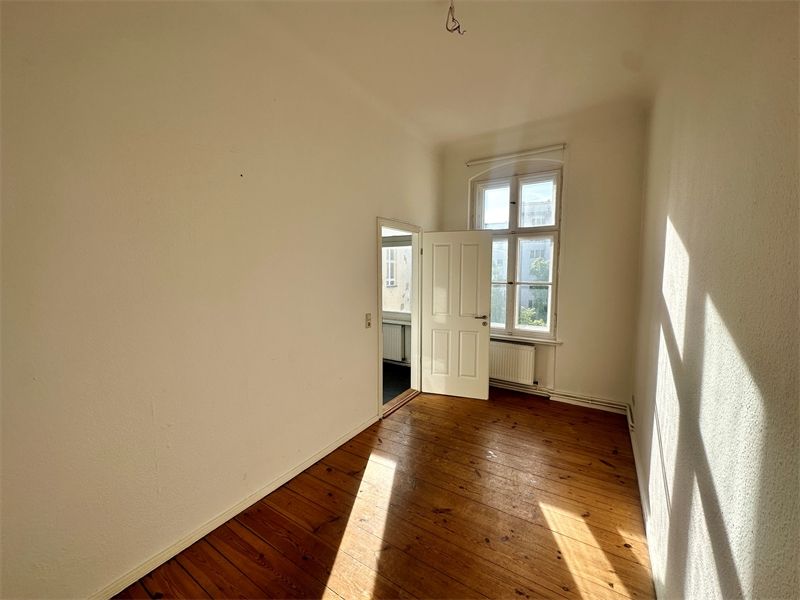 5.886,- pro QM- HERRSCHAFTLICHE STUCKWOHNUNG -aus 1903-- dicht Fasanenplatz in Berlin