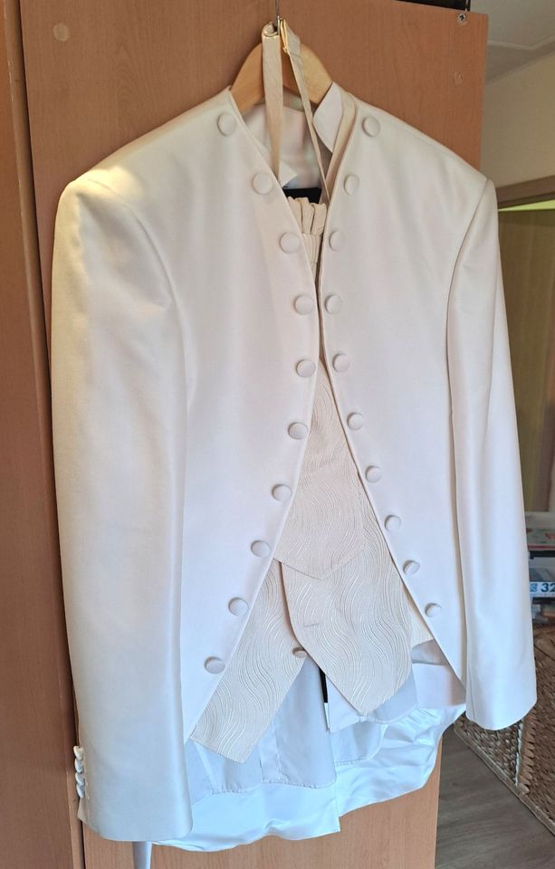 Anzug Herren Hochzeitsanzug warmes weiß schwarz | Sacko Hemd Hose in Dautphetal