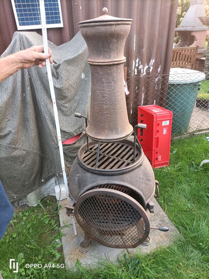 Gusseiserner Grill Garten Feuer  Fleisch am Spieß mit TurmDecke in Spremberg