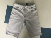 kurze Jeansshort Gr. 170 H&M grau neuwertig Hessen - Schauenburg Vorschau