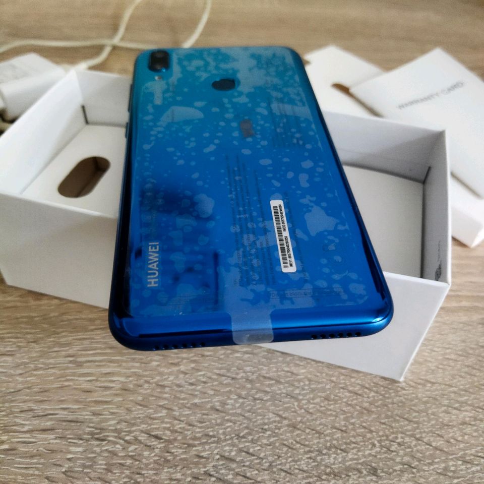 Huawei Y7 2019 32 GB blue in Naumburg (Saale)