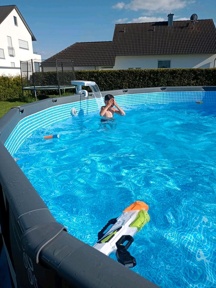 Pool Komplettset, Intex Ultra XTR Frame 549×132 cm in Sontheim