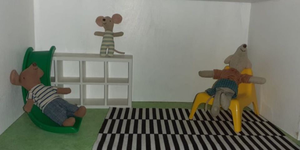 Puppenhaus Holz Haus Barbie Puppen Maileg Maus LOL Playmobil in Berlin