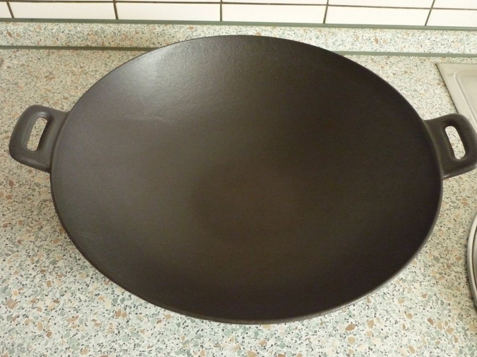 Wok Pfanne mit Deckel in Köln