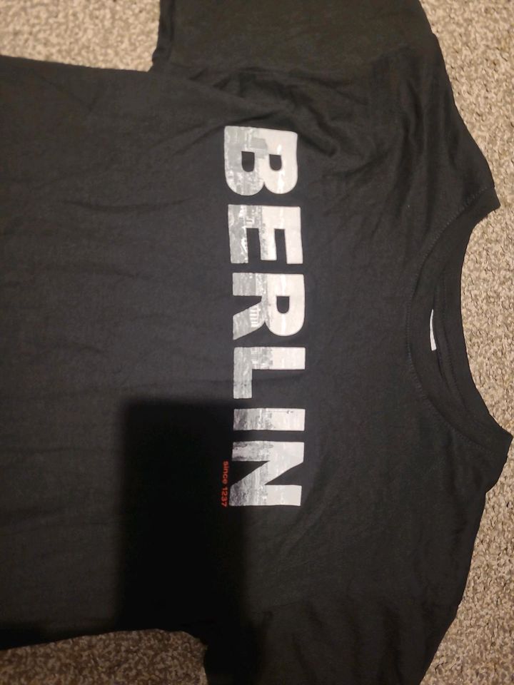 Berlin Tshirt *NEU* schwarz t shirt S in Nürnberg (Mittelfr)