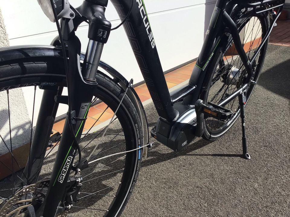 E-Bike 28 Zoll Hercules Treckingrad in Siegen