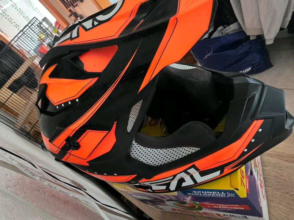 Oneal Motocross Helm , Cross Helm in Stockach