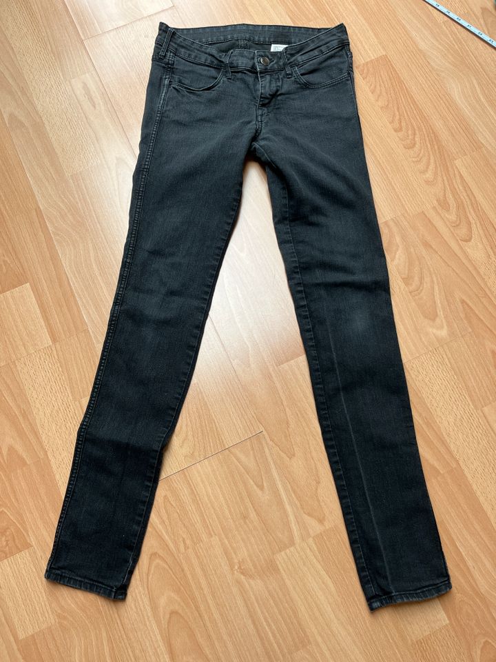 Skinny low waist jeans H&M in München