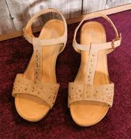 Damen Sandalen Pumps Pantoletten 40 Sommer Steinchen Nieten Beige Kreis Ostholstein - Harmsdorf Vorschau