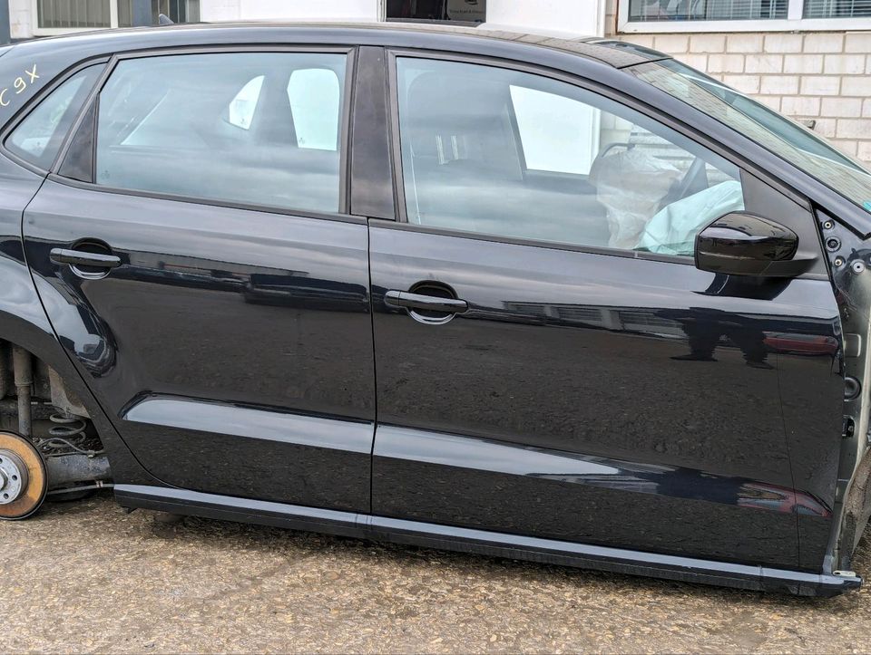 VW POLO 6R - Beifahrertür Tür vorne rechts Schwarz LC9X in Lippstadt