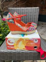 Desigual Sandaletten, Größe 39, Farbe orange/bunt Nordrhein-Westfalen - Gelsenkirchen Vorschau