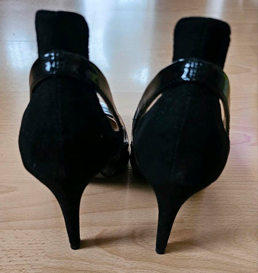 Zara Pumps gr. 39 schwarz in Vaihingen an der Enz