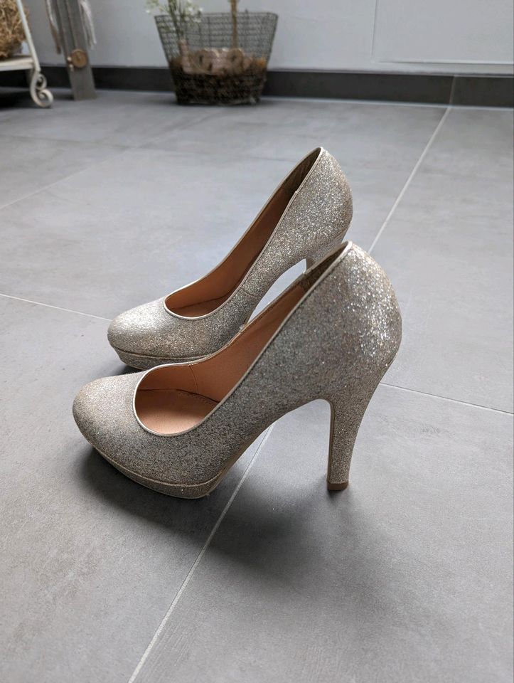 High Heel Pumps Silber Glitzer Gr. 38 in Hessen - Reichelsheim