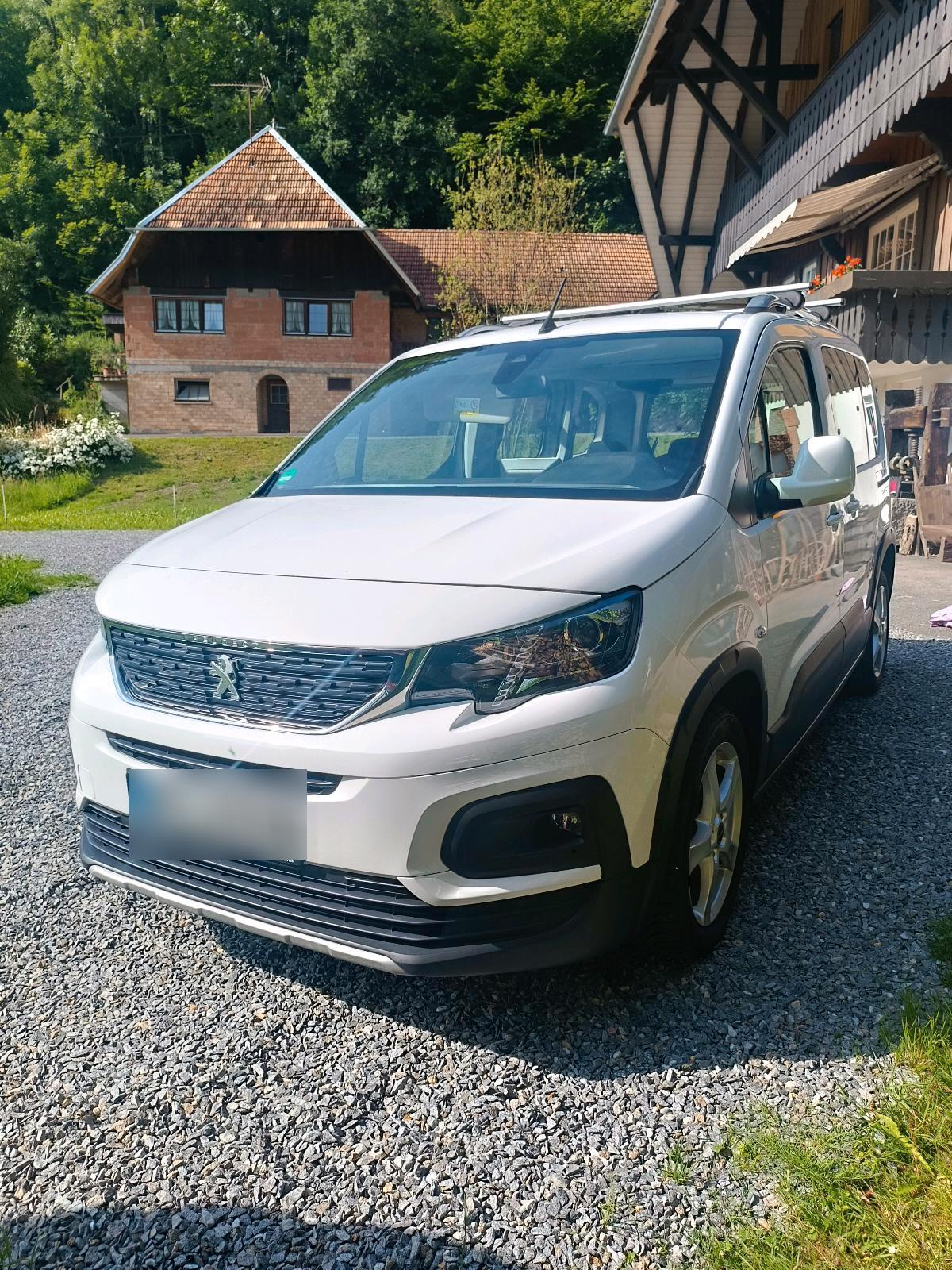 Abbildung des Autos Peugeot Rifter Camper Van