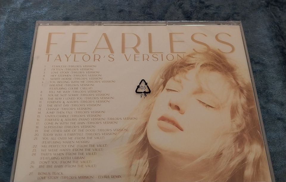 TAYLOR  SWIFT - Fearless   (CD) in Obertraubling