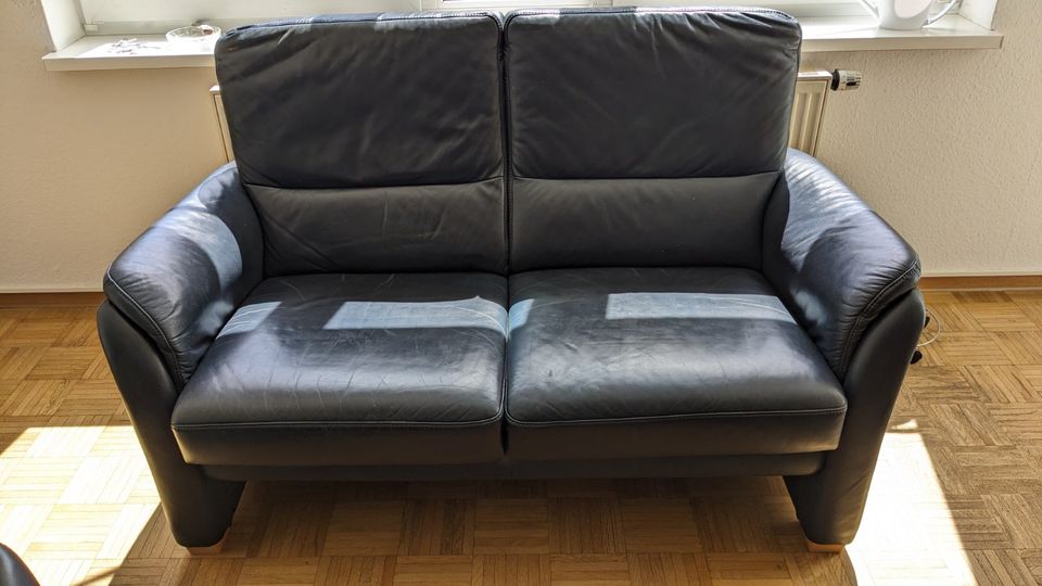 Sofa / Couch (2 1/2 Sitzer & 2 Sitzer HUKLA) dunkelblaues Leder in Worms