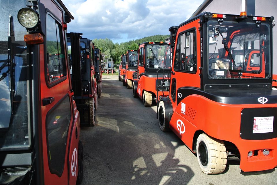 EP EFL 702 7 to. Elektro Gabelstapler Neugerät mit Lithium-Ionen in Trassem