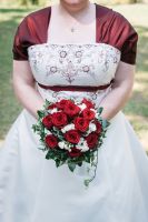 Brautkleid Hochzeitskleid Hochzeit Schleppe Weiß bestickt Nordrhein-Westfalen - Herne Vorschau