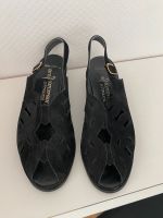 Schwarze Wildleder Sandalen/ Pumps von Ara Gr 40 Uhr Nordrhein-Westfalen - Leverkusen Vorschau