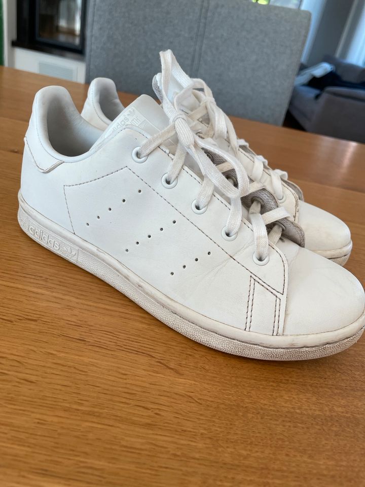 Adidas Schuhe Turnschuhe Stan Smith Größe 34 in Meppen