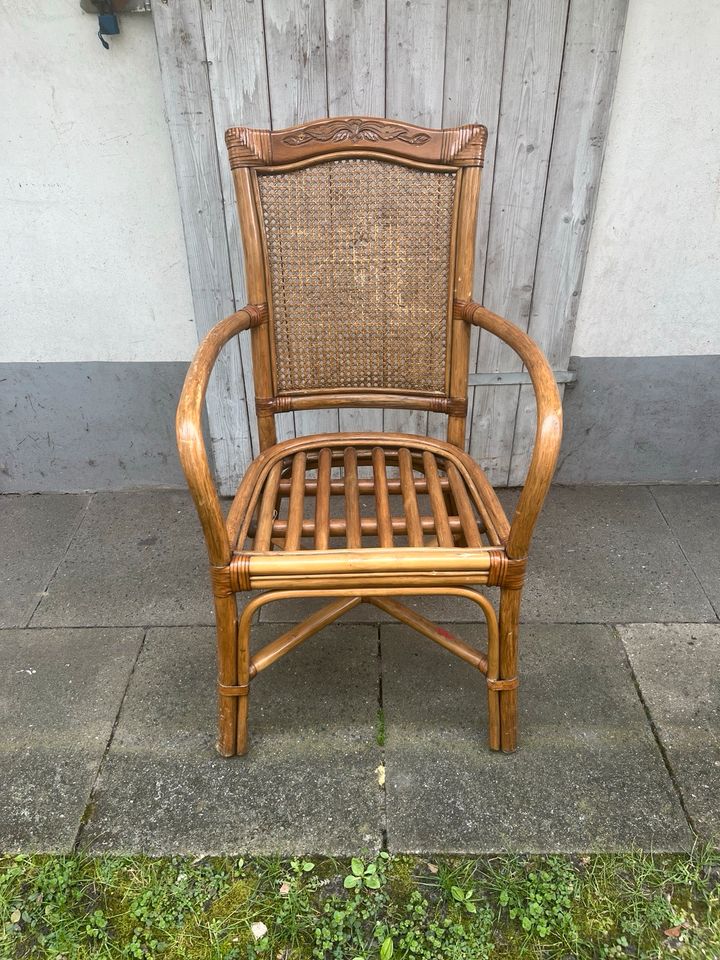 Stuhl aus Rattan und Korbgeflecht in Hamburg