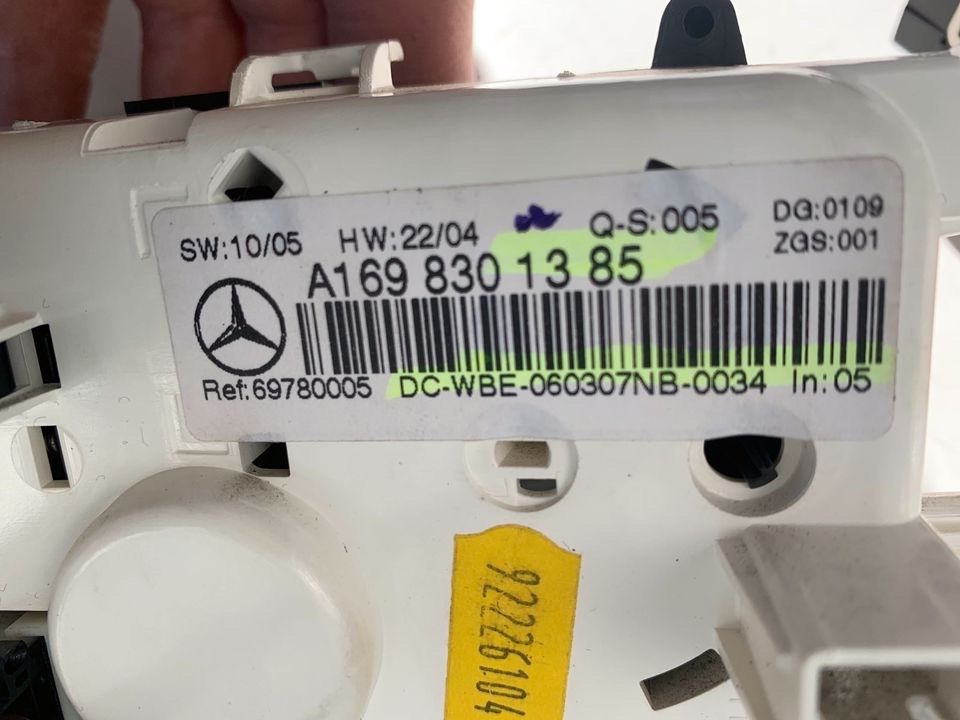 Mercedes A-Klasse W169 Klimabedienteil Heizung A1698300585 04-08 in Bönnigheim