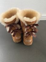 UGG Boots Bailey Bow Chestnut braun Cognac 39 TOP Baden-Württemberg - Leonberg Vorschau