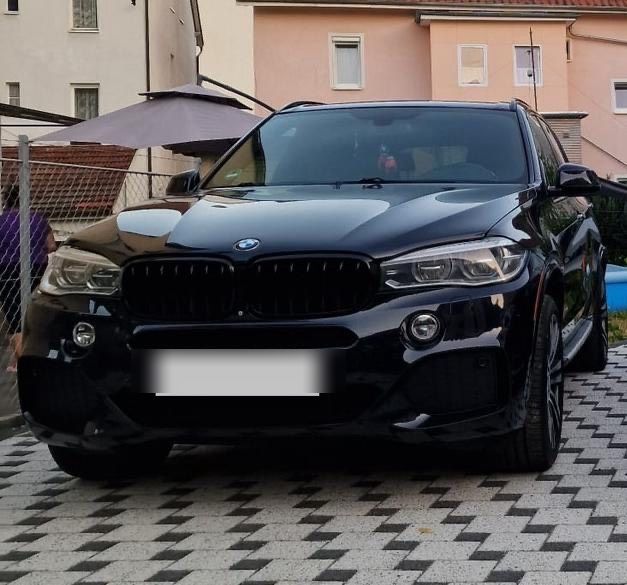 BMW x5 xDrive35i Navi/Leder/Panorama/Led/Kamera360 in Albstadt