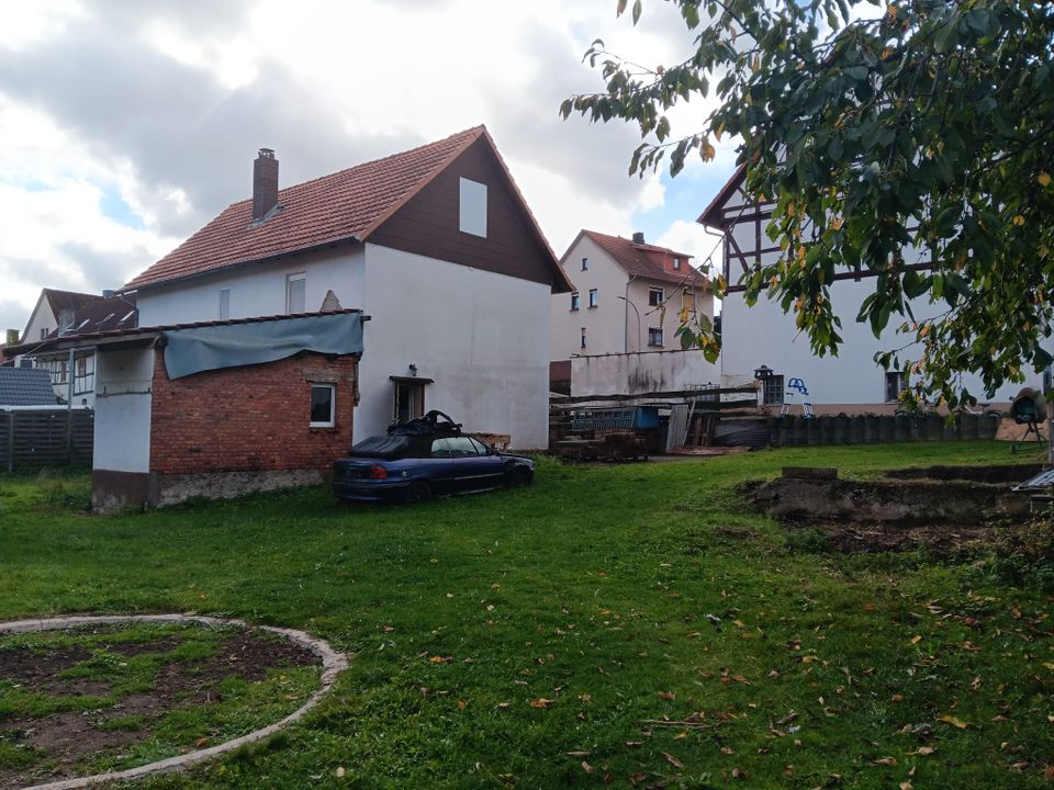Freistehendes Einfamilienhaus mit Grundstück und Carport in Sueß in Nentershausen