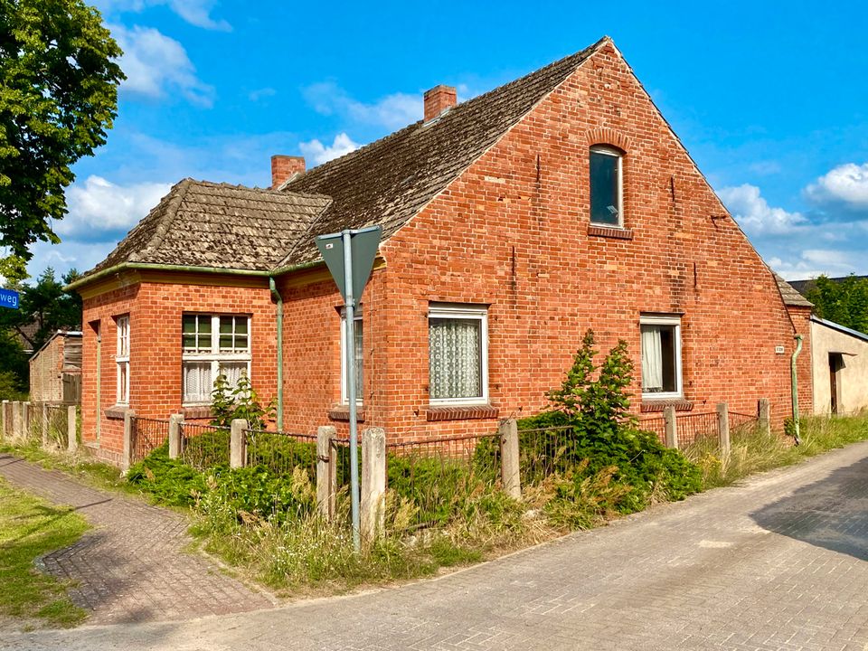 HORN IMMOBILIEN ++ 2.000 m² Grundstück + stark sanierungsbedürftiges Haus bei Jatznick in Jatznick