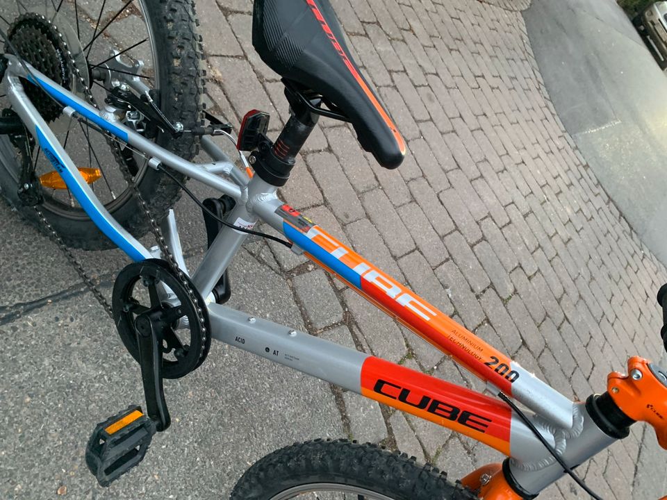 Cube 20 Zoll Kinderfahrrad Top Zustand in Wolfschlugen