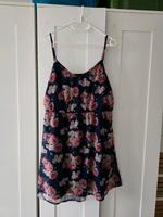 Vero Moda Kleid mit Blumen Größe XL Bayern - Schwarzenfeld Vorschau