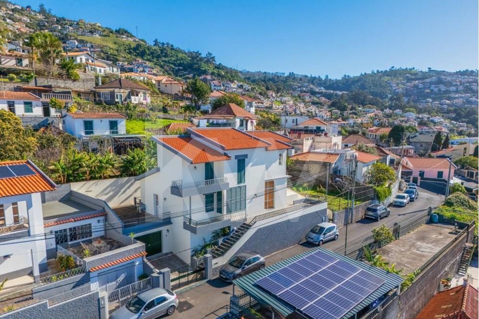 Haus mit Meerblick für Zweitwohnsitz und Rendite in Funchal in Berlin