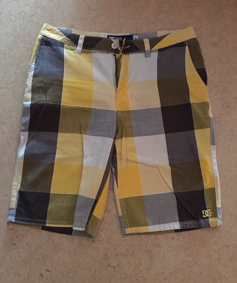 DC Apparel Division Shorts /kurze Hose Herren Gr.29 in Koblenz