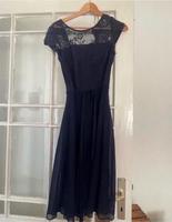 Schickes dunkelblaues Kleid mit Spitze von Esprit Mitte - Tiergarten Vorschau