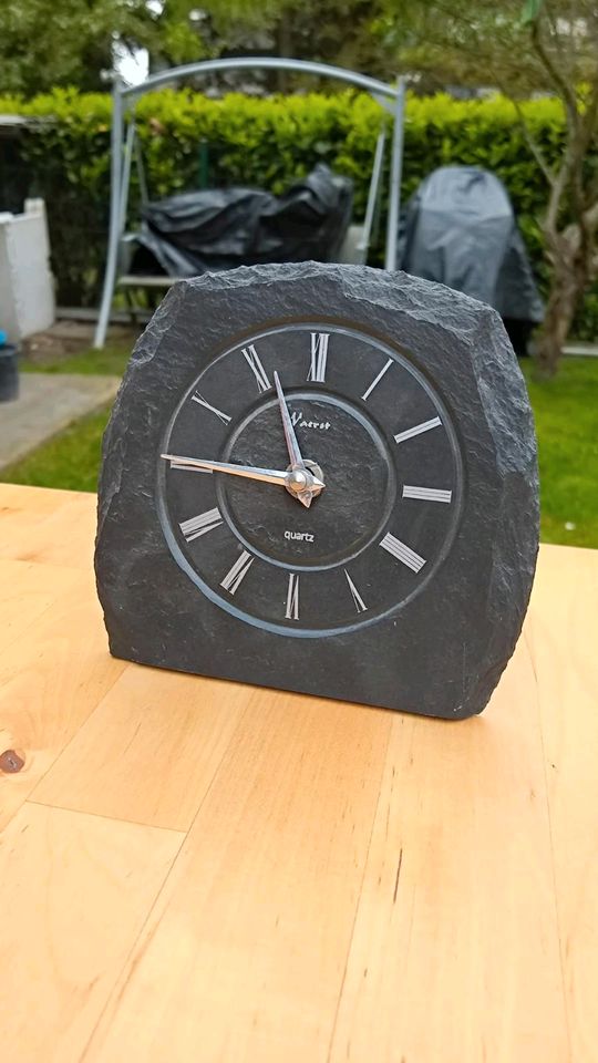 Naturschiefer Quartz Uhr in Düsseldorf