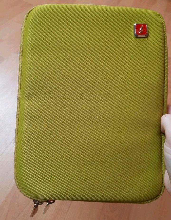 Tablet Tasche NEU von rivacase, bis 10.1 Zoll in Nürnberg (Mittelfr)