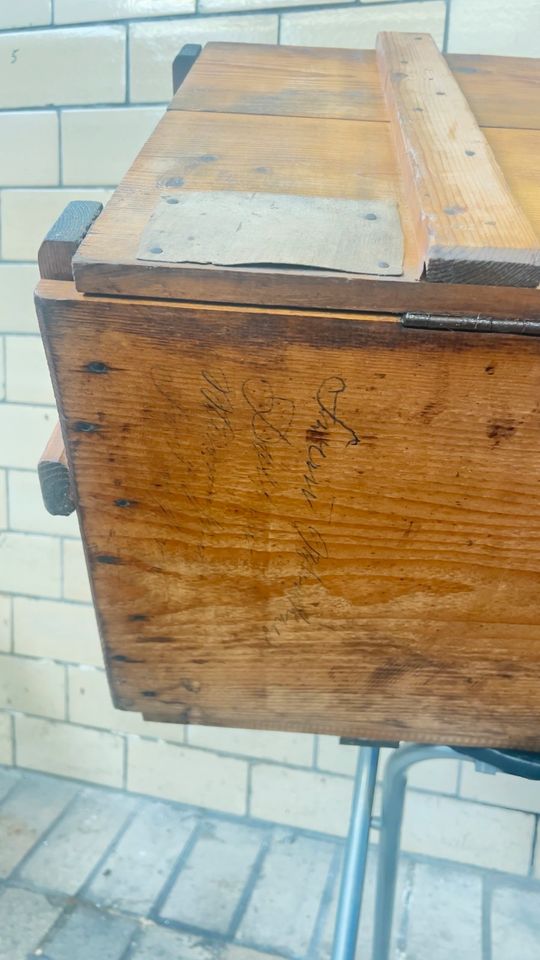 Antike Holz Truhe Frachtkiste Couchtisch Sitzbank Transportbox in Mönchengladbach