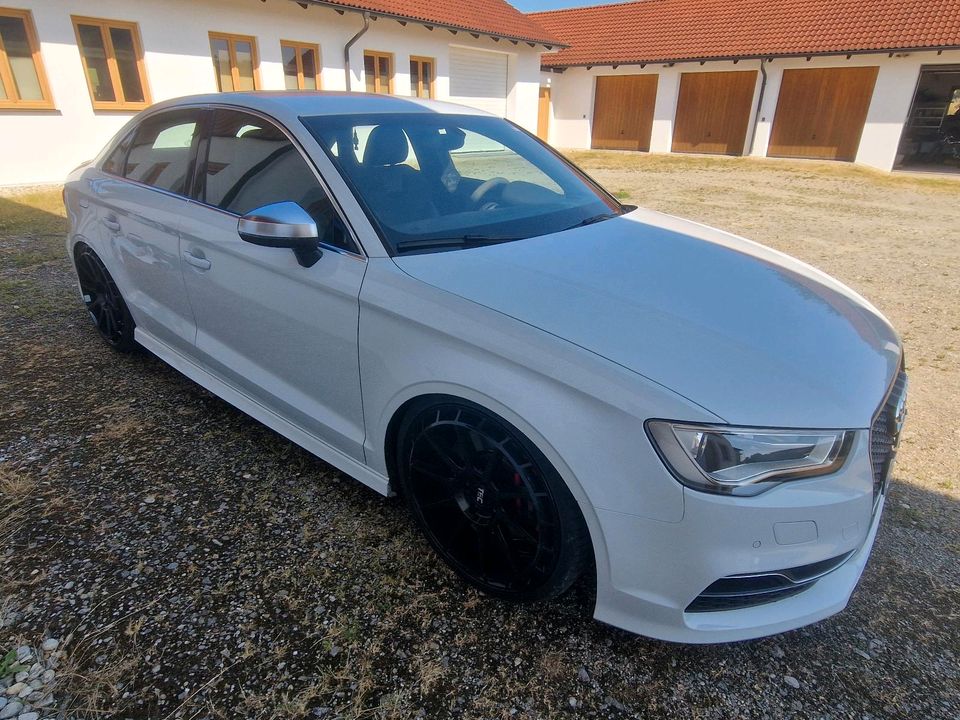 Audi S3 8V in Simbach