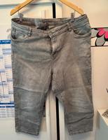 Tolle graue Capri Jeans - Gr. 48 - neuwertig Hessen - Limburg Vorschau