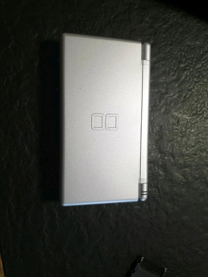Nintendo DS Lite Silber guter Zustand ansehen in Husum