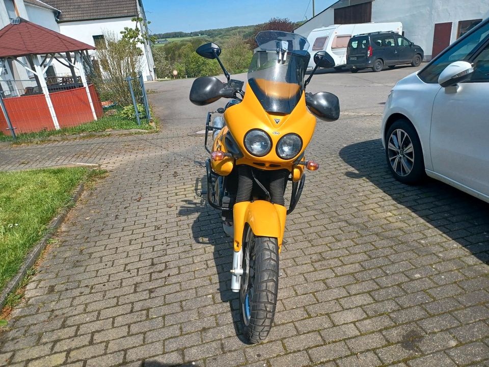 Triumph Tiger 885i in Wermelskirchen