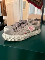 Grey sneakers with flowers from Graceland Berlin - Charlottenburg Vorschau