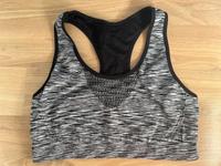 H&M SportBH Größe S Top Zustand Hessen - Baunatal Vorschau